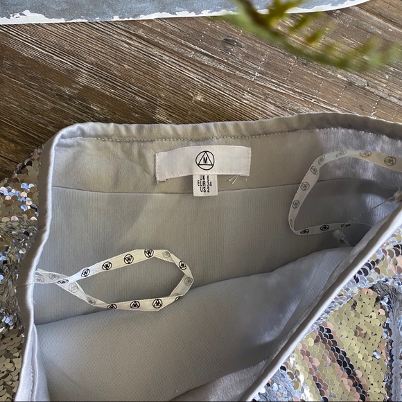 Missguided silver sequin ruffle mini skirt size 2 - Picture 7 of 9